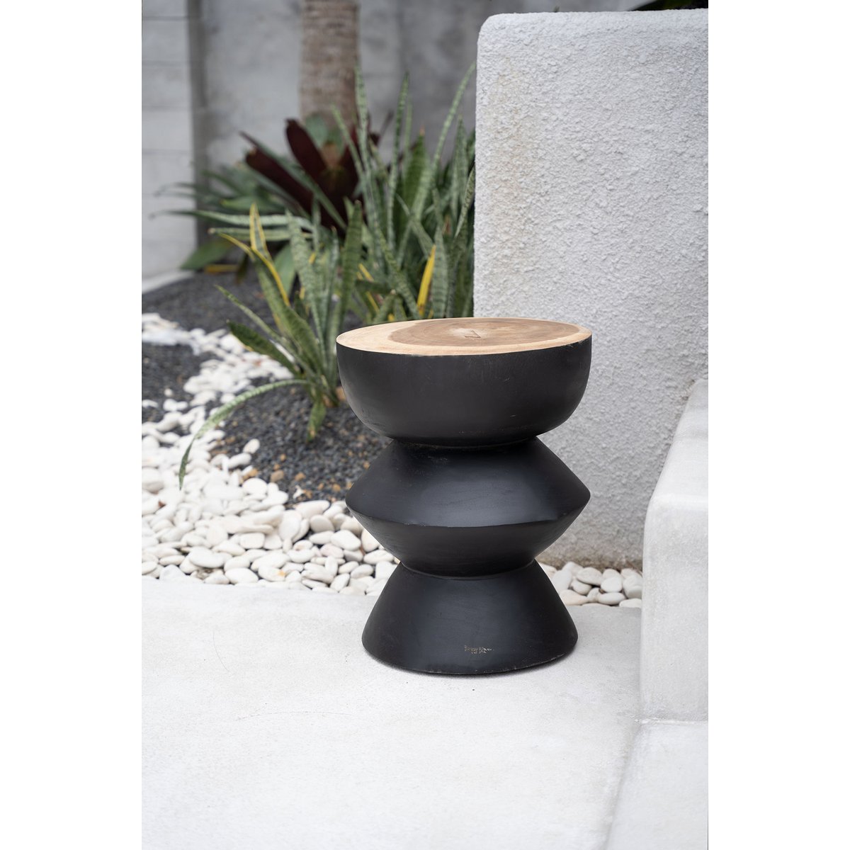 Kulun Suar stool