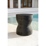 Kotoran black suar stool
